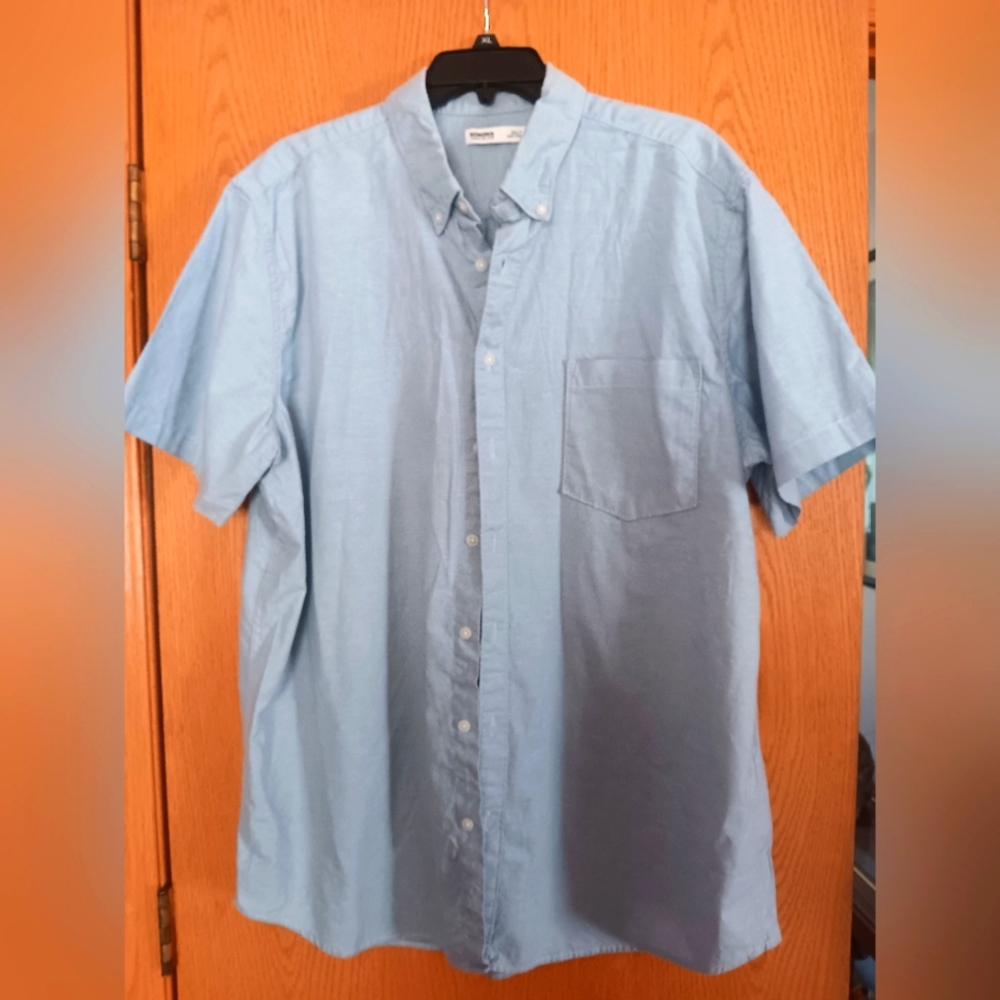 Men's size 2XLT,  Sonoma short sleeve button front shirt